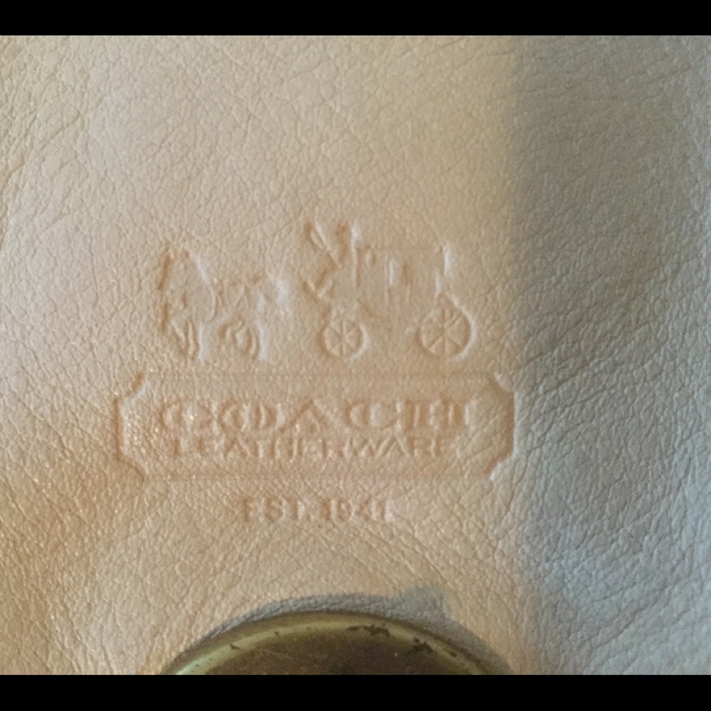 ❤️SOLD❤️COACH Cream CrossBody Leather Bag Zip Clos - Picture 3 of 8